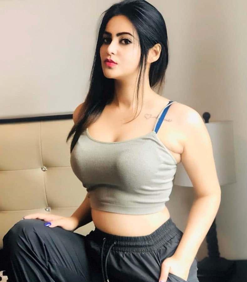 Call girl in New Friends Colony 