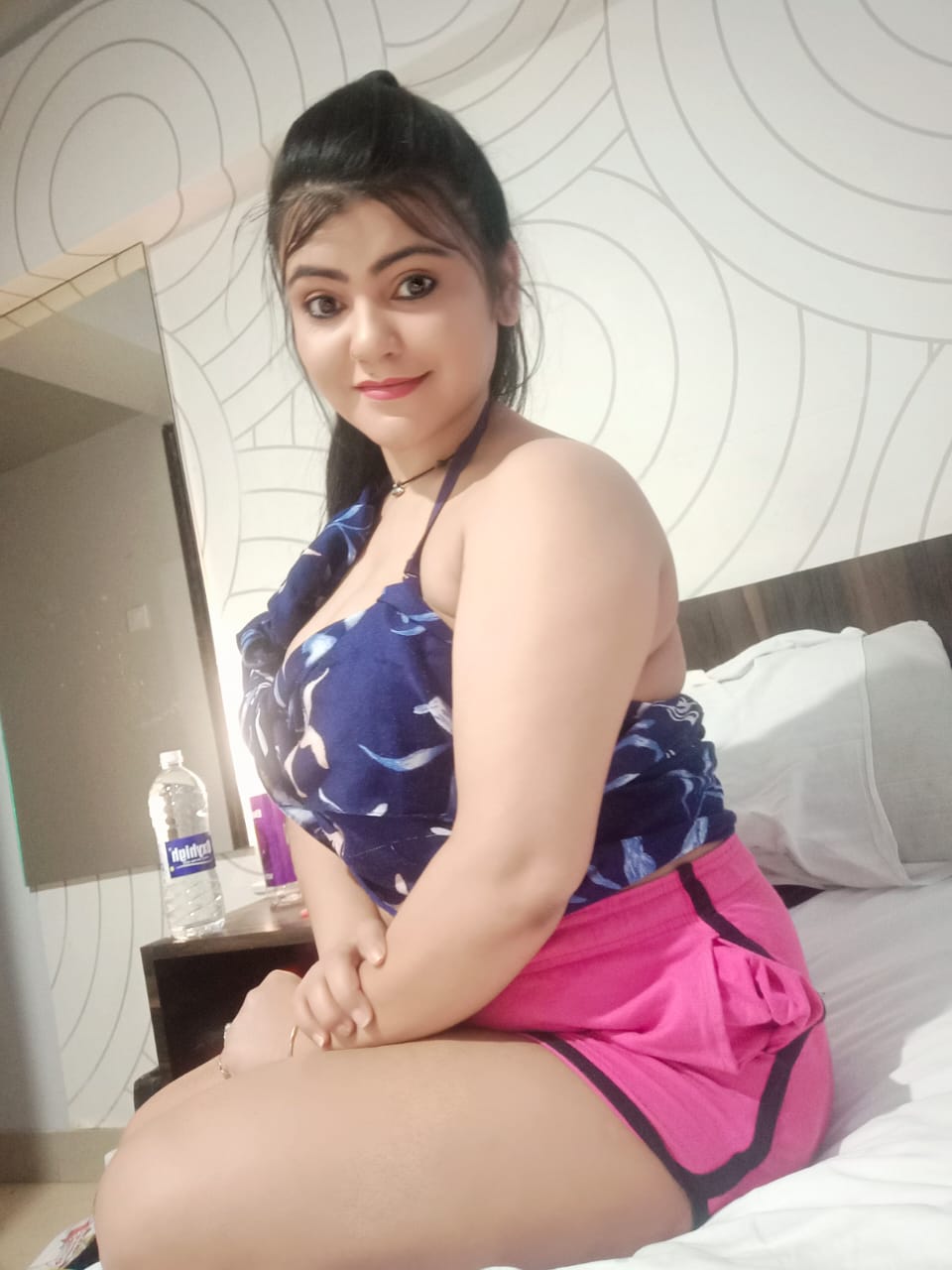 Call girls in Anand