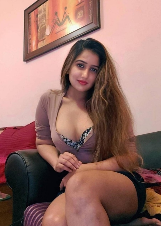 Call girls in Greater Kailash